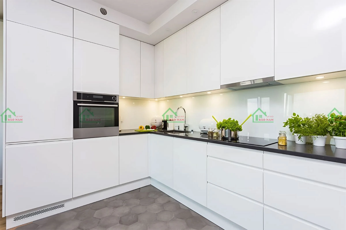 Lựa chọn màu sắc tủ bếp phù hợp với không gian tổng thể