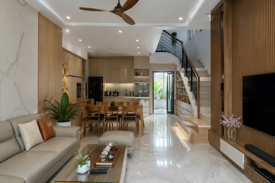 Công trình nhà phố hoàn thiện với nội thất được thi công đồng bộ giữa các không gian.