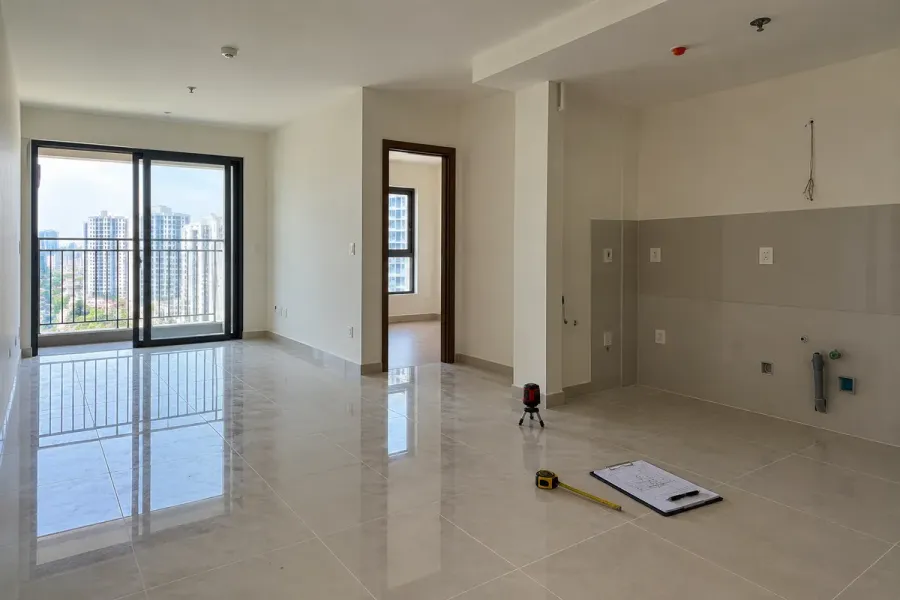 Hiện trạng căn hộ được đo đạc và kiểm tra trước khi chốt kích thước các hạng mục nội thất.