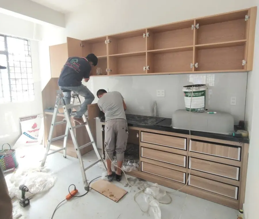 Các module được đưa vào đúng vị trí, cân chỉnh và liên kết tại căn hộ sau khi hoàn thành công đoạn gia công ở xưởng.