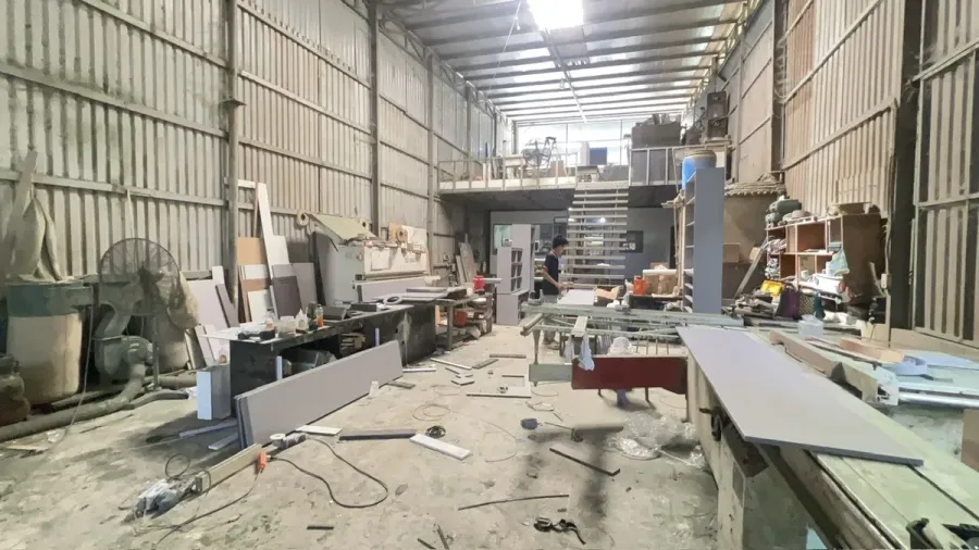 Các chi tiết nội thất được gia công theo kích thước và kết cấu đã thống nhất cho từng khu vực.
