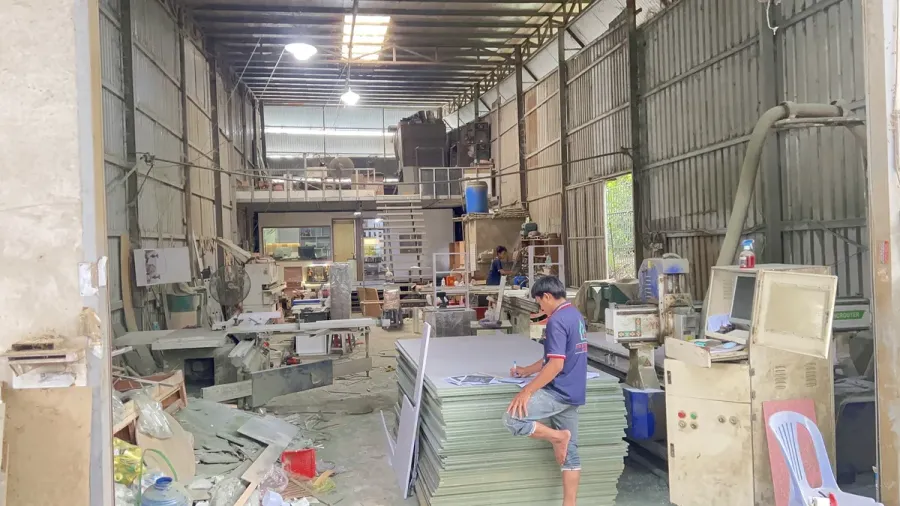 Các hệ tủ được gia công tại xưởng theo vật liệu, kiểu dáng và phương án hoàn thiện đã chốt.