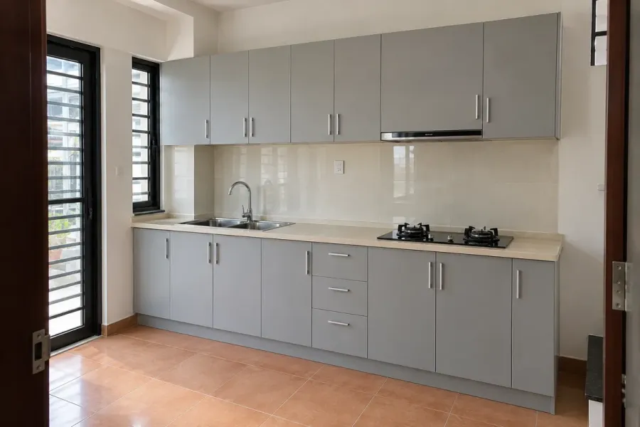 Hệ tủ bếp có thiết kế gọn, đủ khoang sử dụng là một hướng cân nhắc khi cần kiểm soát ngân sách.