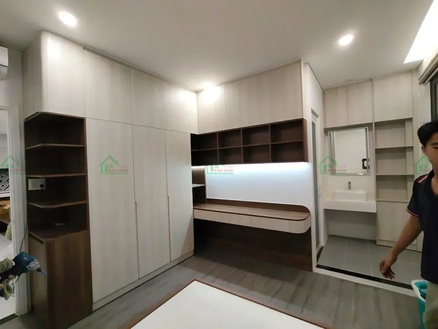 Tủ quần áo được đo đạc và sản xuất phù hợp với kích thước thực tế của vị trí lắp đặt.