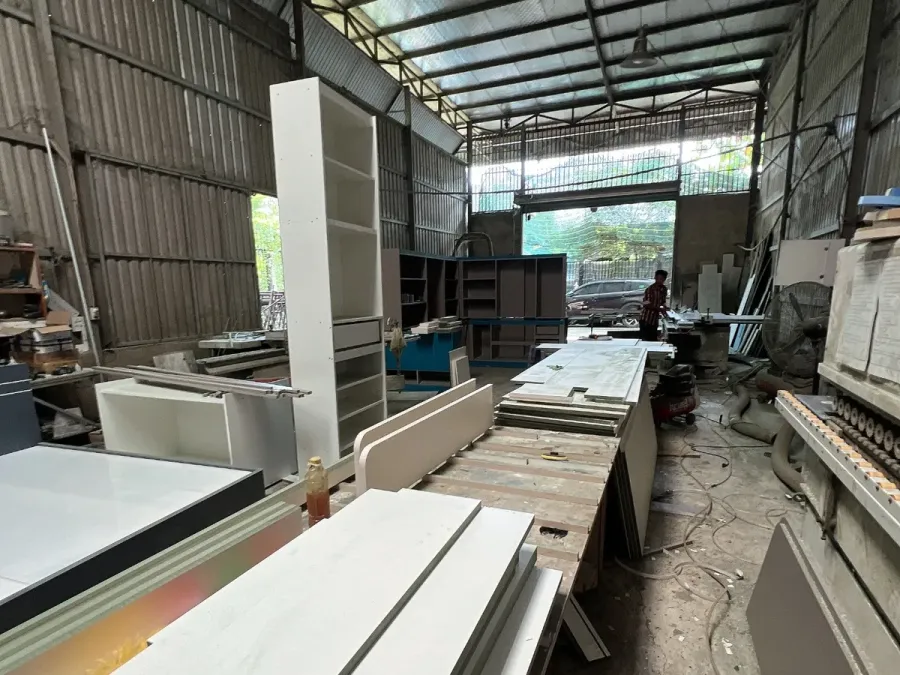 Các module nội thất cần được gia công theo kích thước đã thống nhất, đồng thời tính đến điều kiện vận chuyển và lắp đặt tại nhà phố.