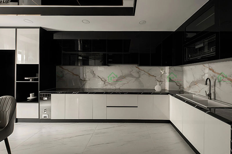 Tủ bếp Acrylic bóng gương sang trọng, thi công bởi Nội Thất Bảo Nam