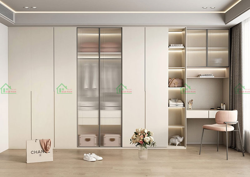 Giải pháp tối ưu không gian với tủ quần áo tích hợp bàn làm việc, thiết kế hiện đại và tiện dụng.