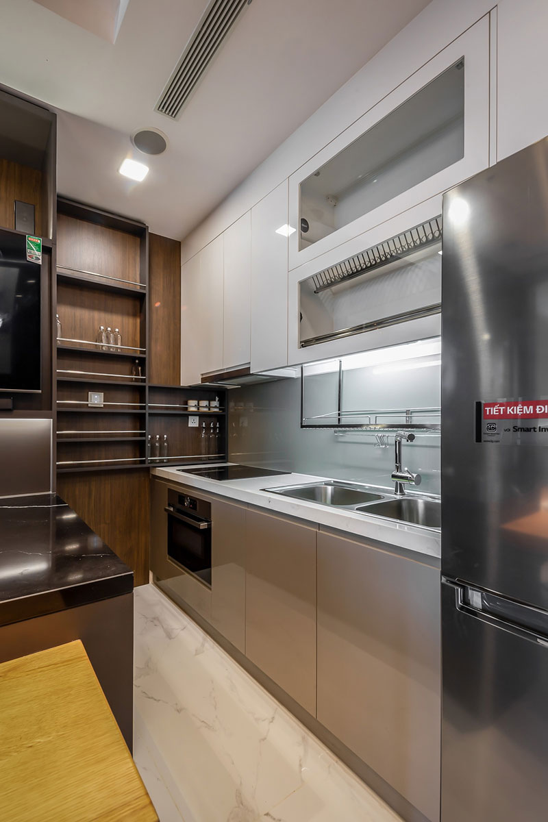 Đường line sắc nét – cánh tủ phẳng – tủ bếp kịch trần cao cấp