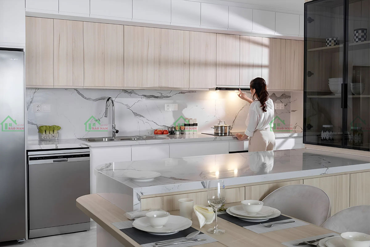Khách hàng hài lòng với tủ bếp Melamine An Cường