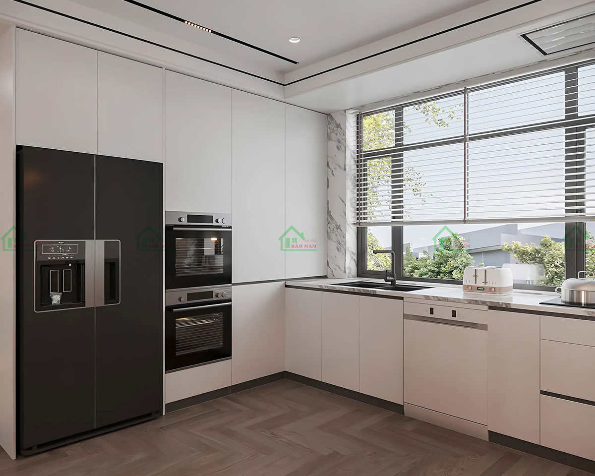 Tủ bếp thiết kế đơn giản với màu trắng, mang đến không gian bếp sạch sẽ và tươi mới.