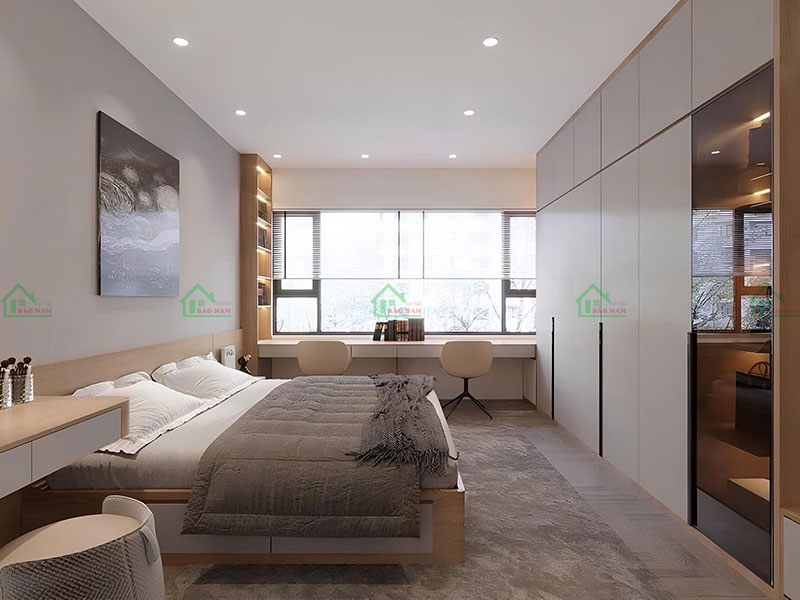 Thiết kế gọn gàng với tủ quần áo âm tường và nội thất đơn giản, mang lại sự thanh tịnh.