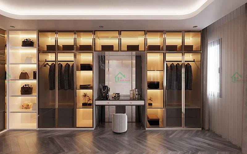 Tủ áo cánh kính trà khung nhôm vàng gold với ánh sáng LED, tạo điểm nhấn nổi bậ