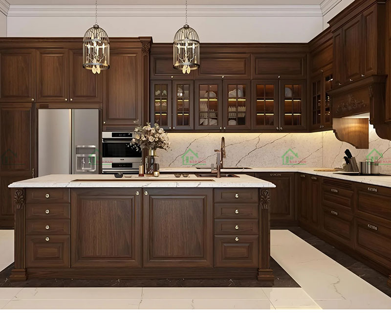 Mẫu tủ bếp gỗ tự nhiên sang trọng, thiết kế cổ điển, màu nâu đậm Mẫu tủ bếp gỗ tự nhiên sang trọng, thiết kế cổ điển, màu nâu đậm